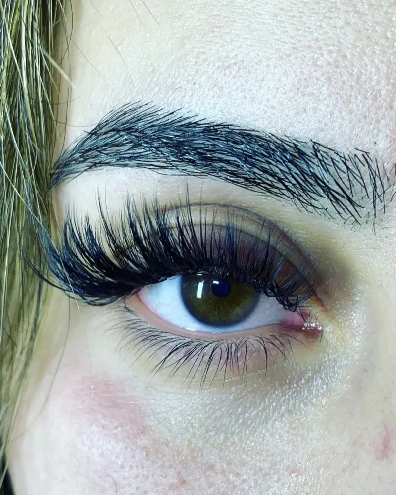 Blue coloured volume lashes
