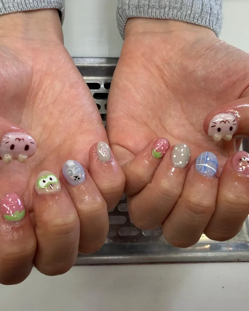 Short nails with cute character designs
